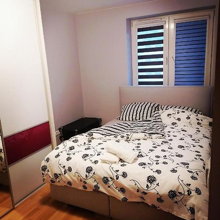 Appartement Apartament Luxbibi à Rzeszów Extérieur photo