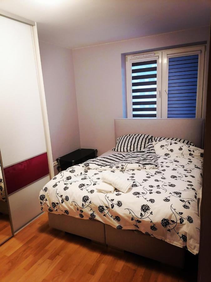 Appartement Apartament Luxbibi à Rzeszów Extérieur photo